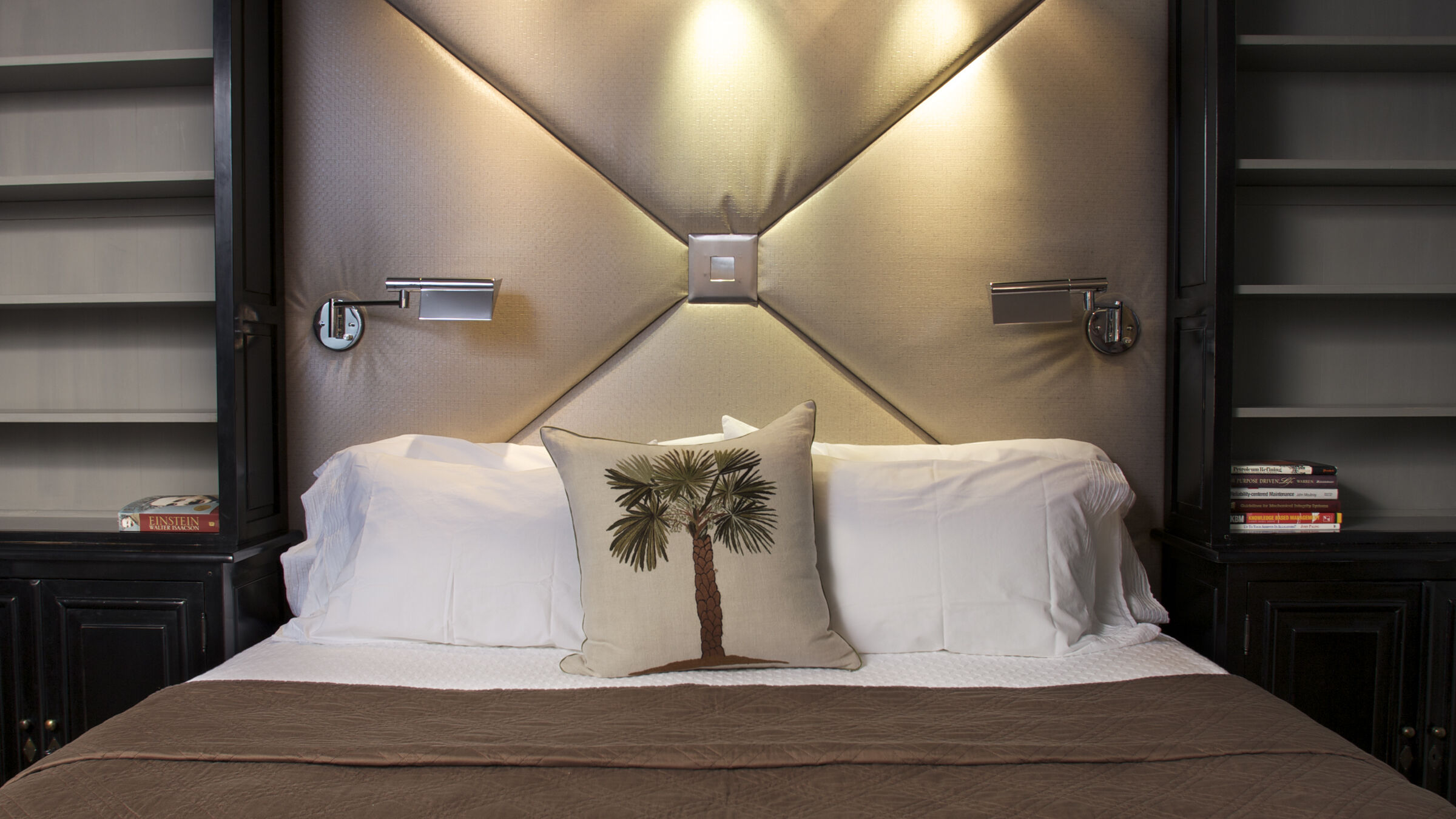 Camelot Corporate Condominiums bedroom suite